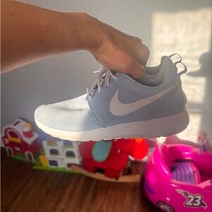 Women’s Nike Rosche 7.5